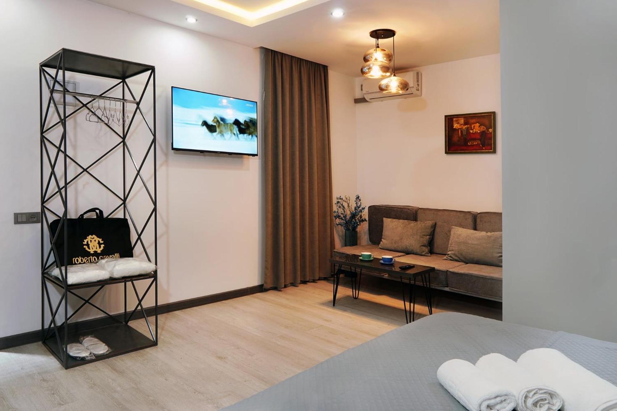 Hotel Varla Кутаиси Экстерьер фото