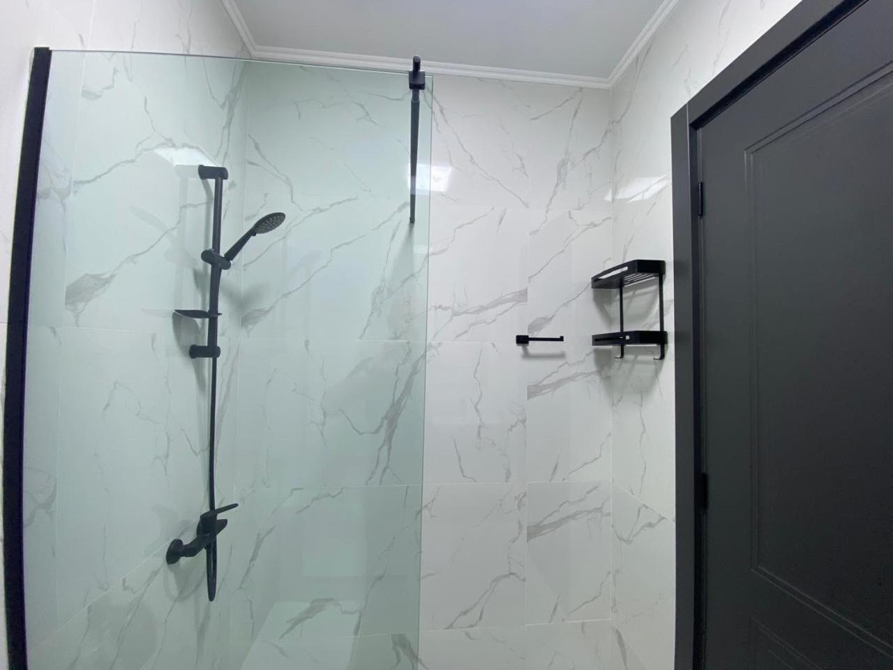 Hotel Varla Кутаиси Экстерьер фото
