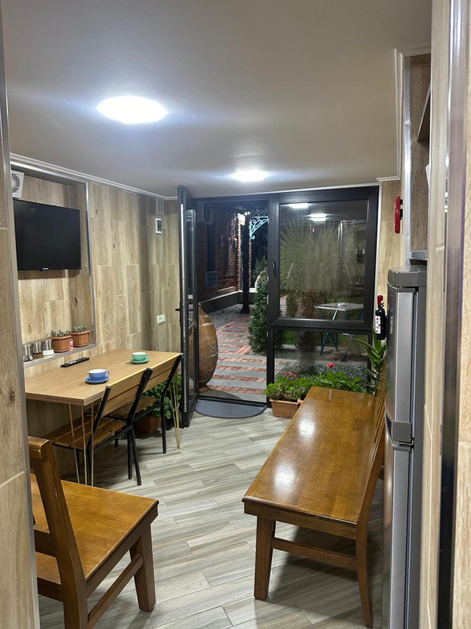 Hotel Varla Кутаиси Экстерьер фото